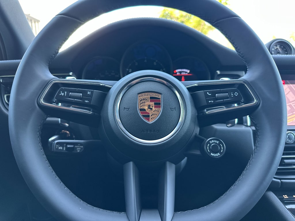 Thumbnail: 2026 Porsche Macan - 14