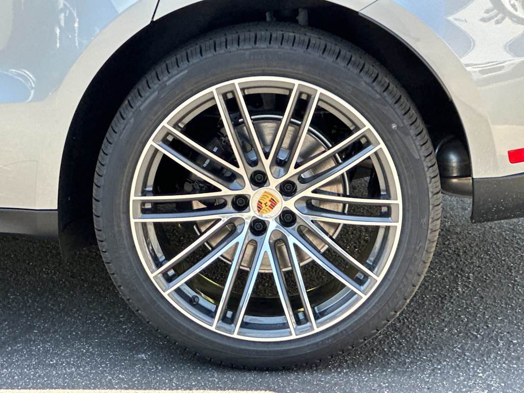 Thumbnail: 2026 Porsche Macan - 8