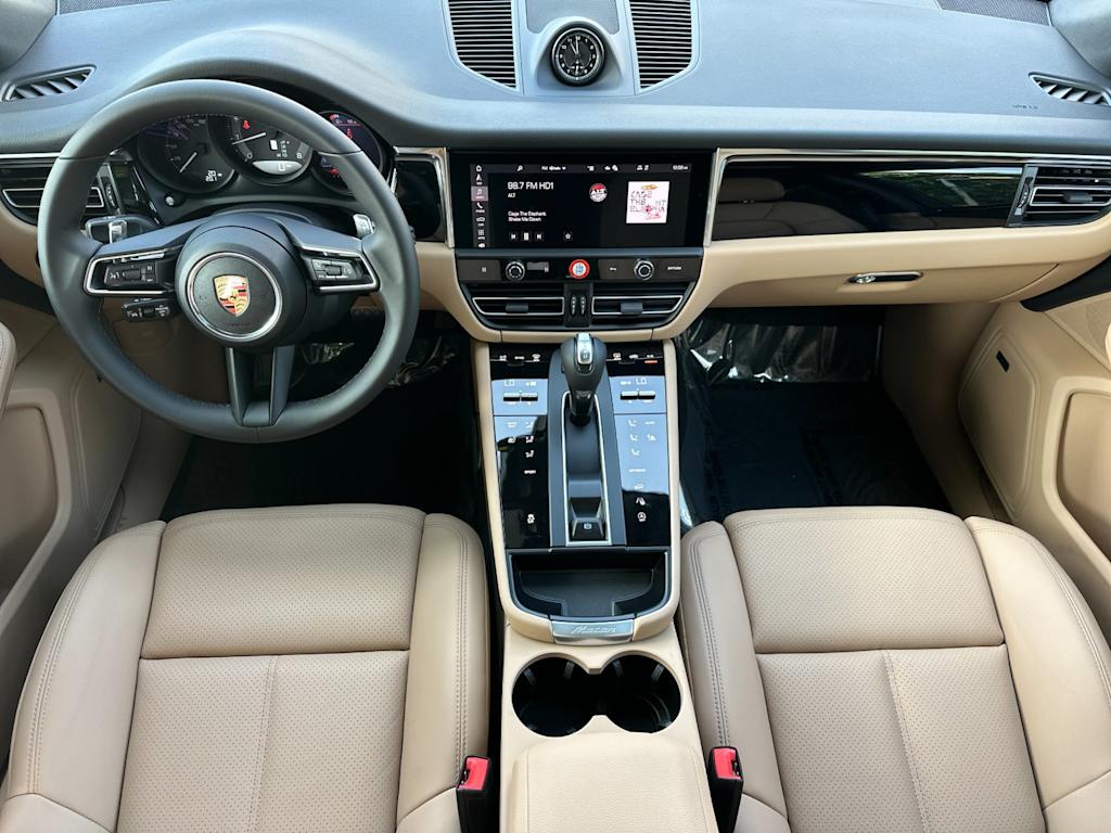 Thumbnail: 2026 Porsche Macan - 2