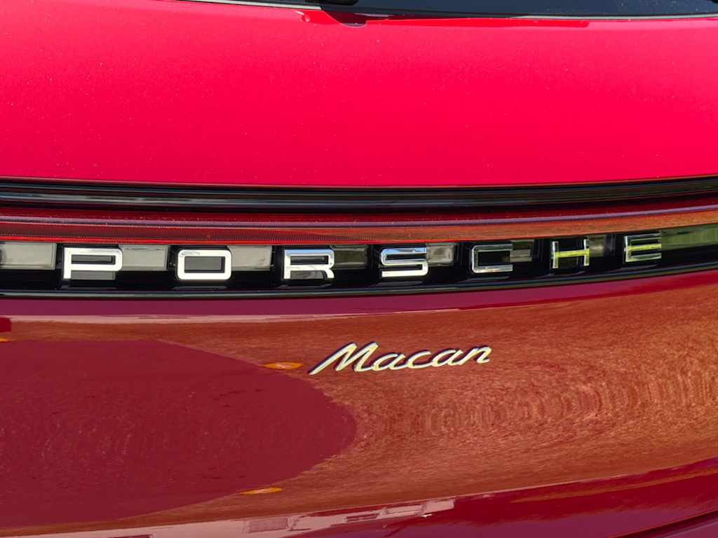 Thumbnail: 2026 Porsche Macan - 33