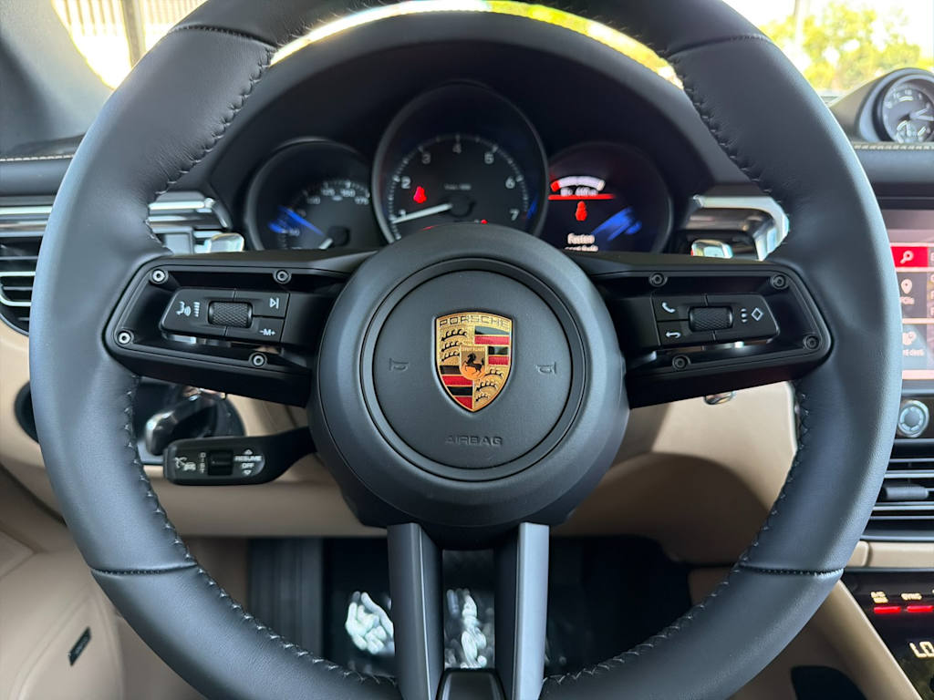 Thumbnail: 2026 Porsche Macan - 14