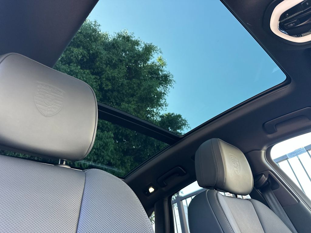 Thumbnail: 2026 Porsche Macan - 24