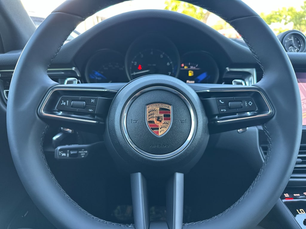 Thumbnail: 2026 Porsche Macan - 29
