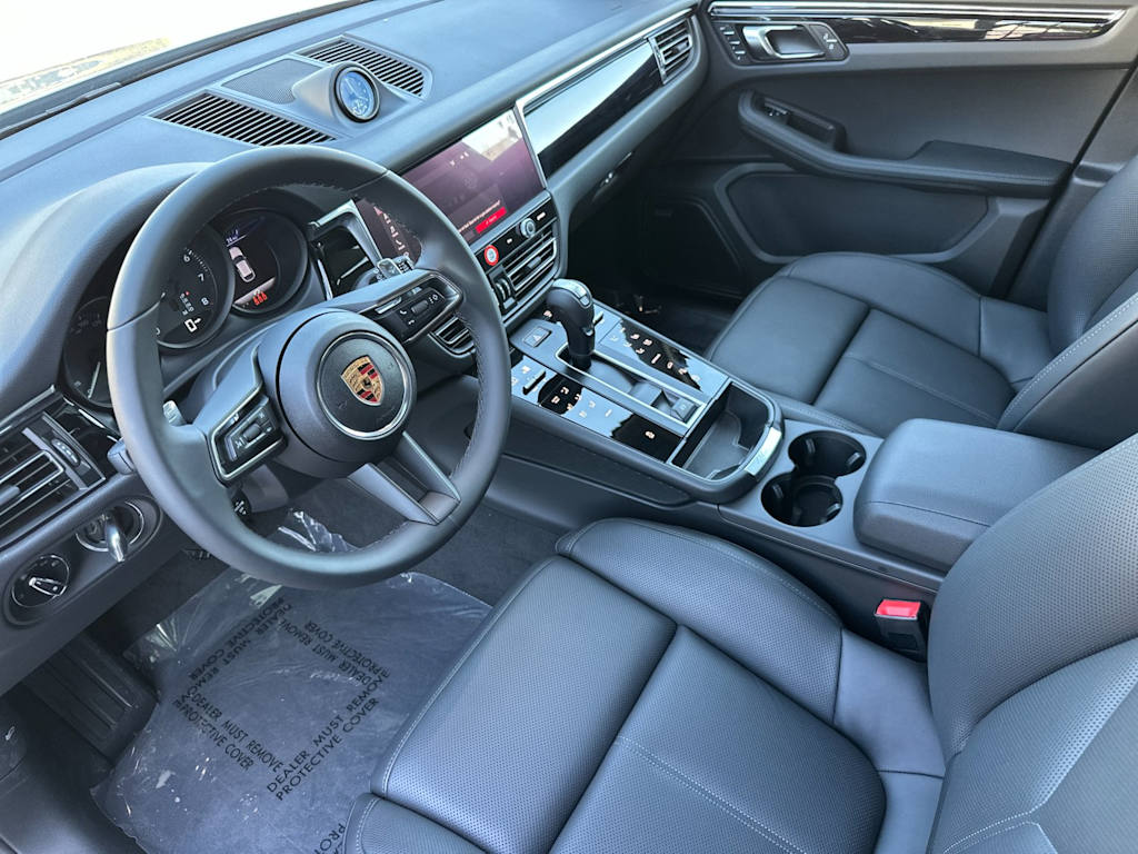 Thumbnail: 2026 Porsche Macan - 2