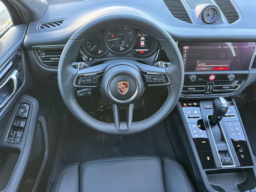 Thumbnail: 2026 Porsche Macan - 12