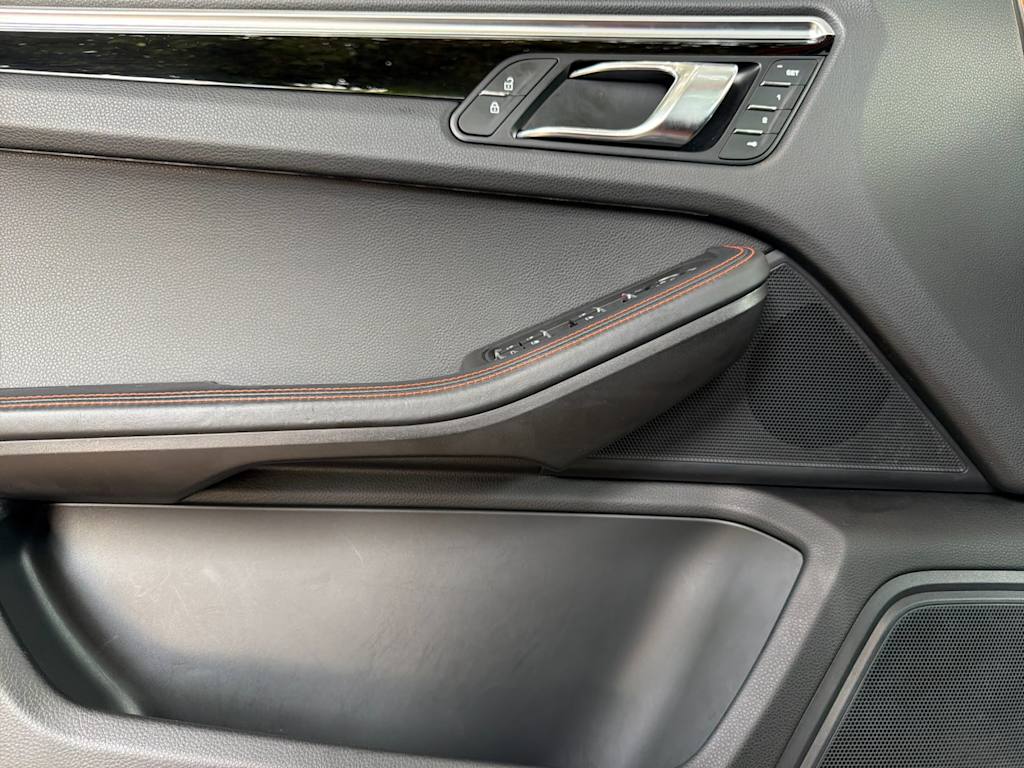 Thumbnail: 2023 Porsche Macan - 22