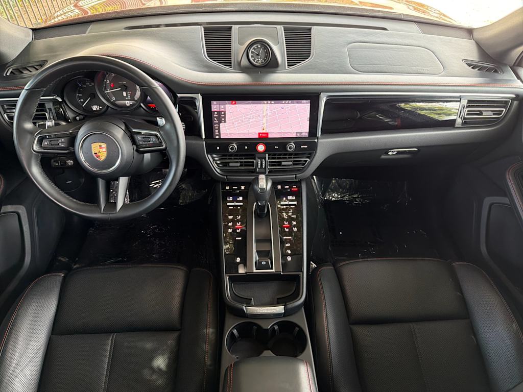 Thumbnail: 2023 Porsche Macan - 9