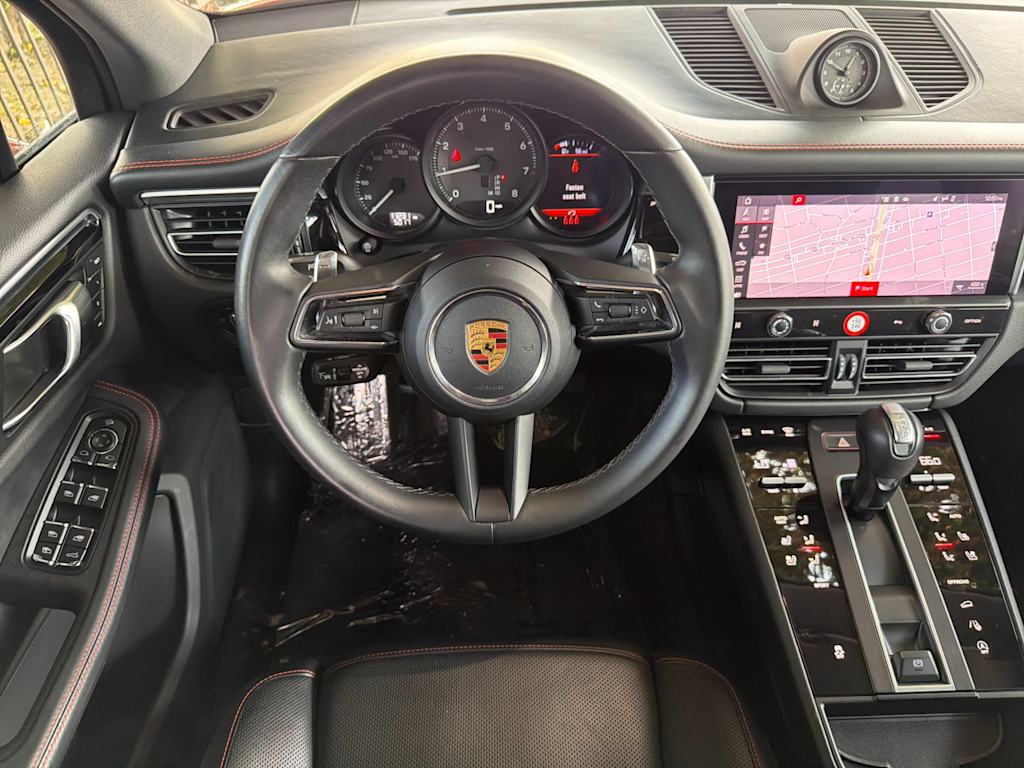 Thumbnail: 2023 Porsche Macan - 12
