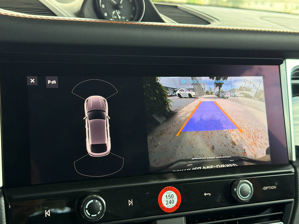 Thumbnail: 2023 Porsche Macan - 27