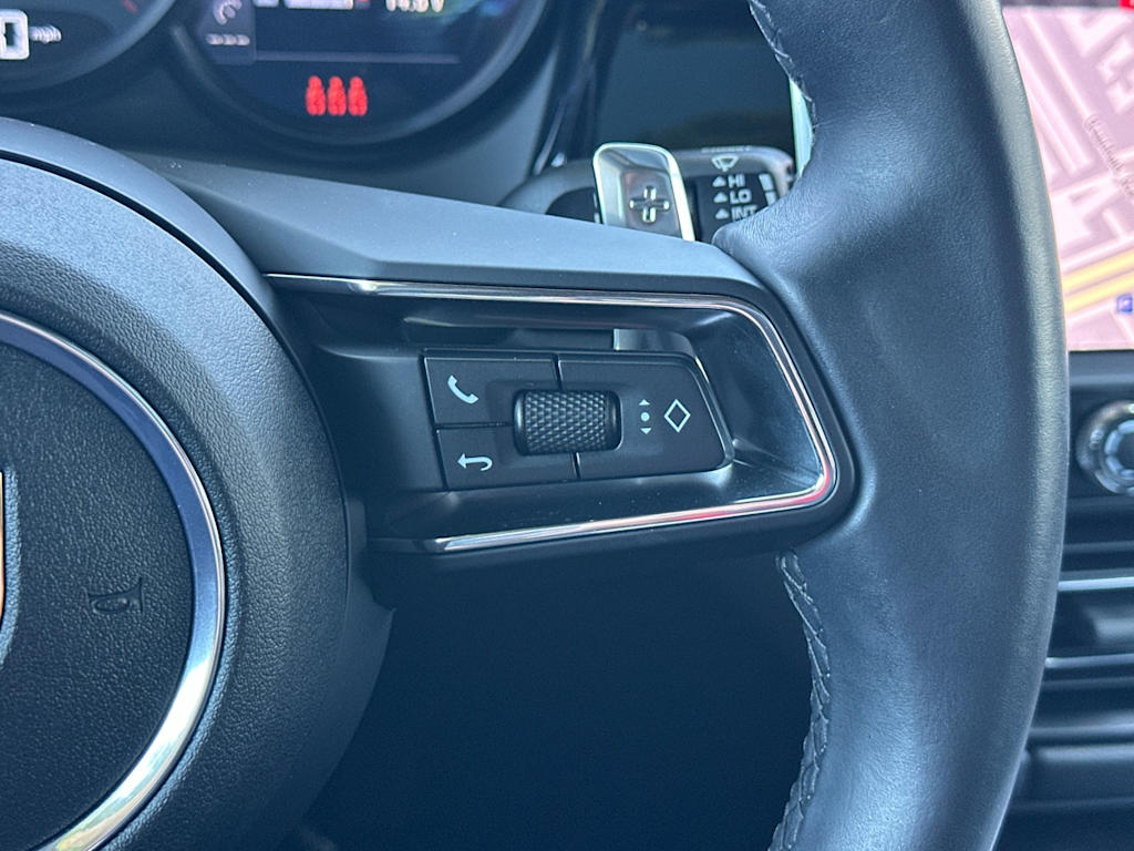 Thumbnail: 2025 Porsche Macan - 30