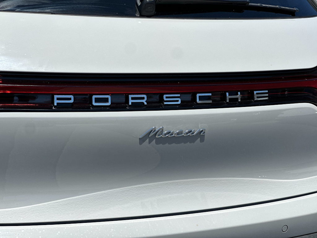 Thumbnail: 2025 Porsche Macan - 32