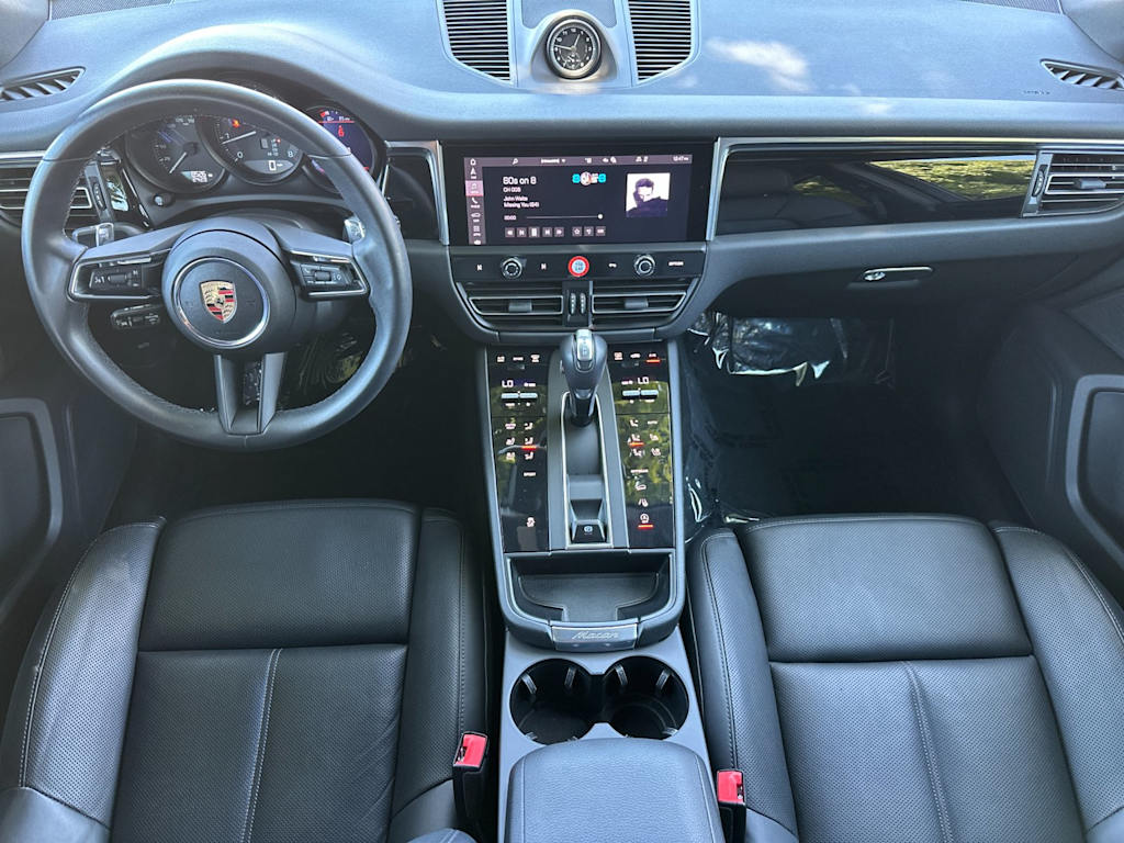 Thumbnail: 2025 Porsche Macan - 2