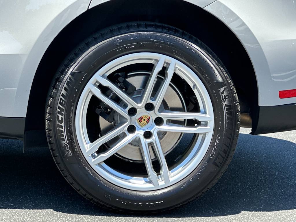 Thumbnail: 2025 Porsche Macan - 8