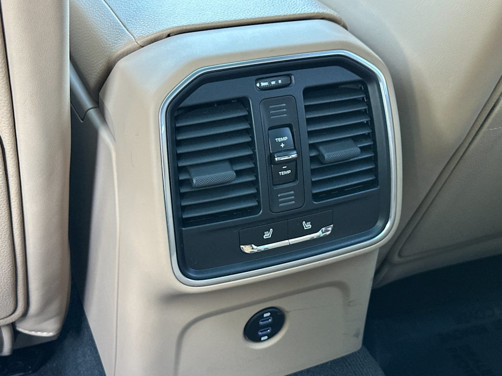 Thumbnail: 2025 Porsche Macan - 23