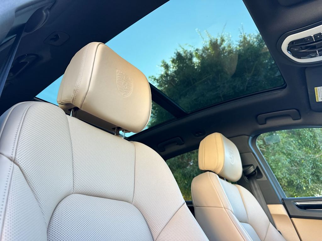 Thumbnail: 2025 Porsche Macan - 24