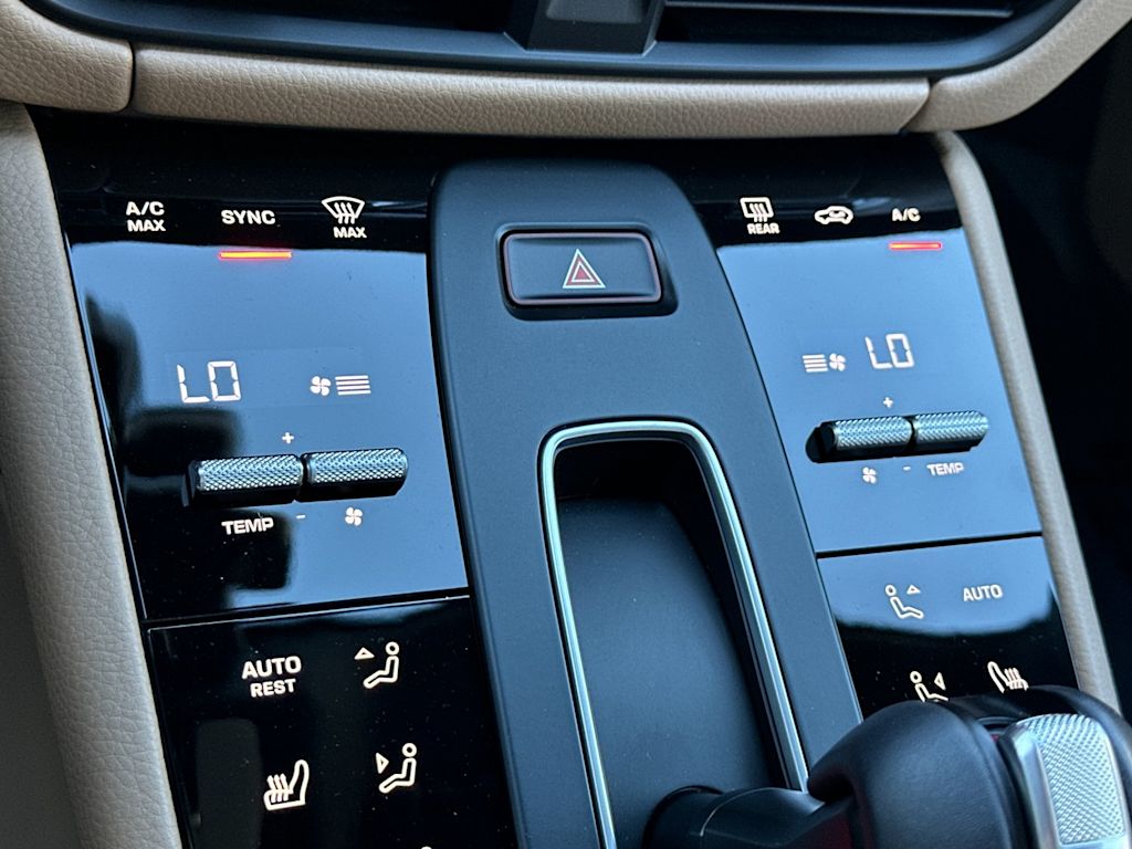 Thumbnail: 2025 Porsche Macan - 27