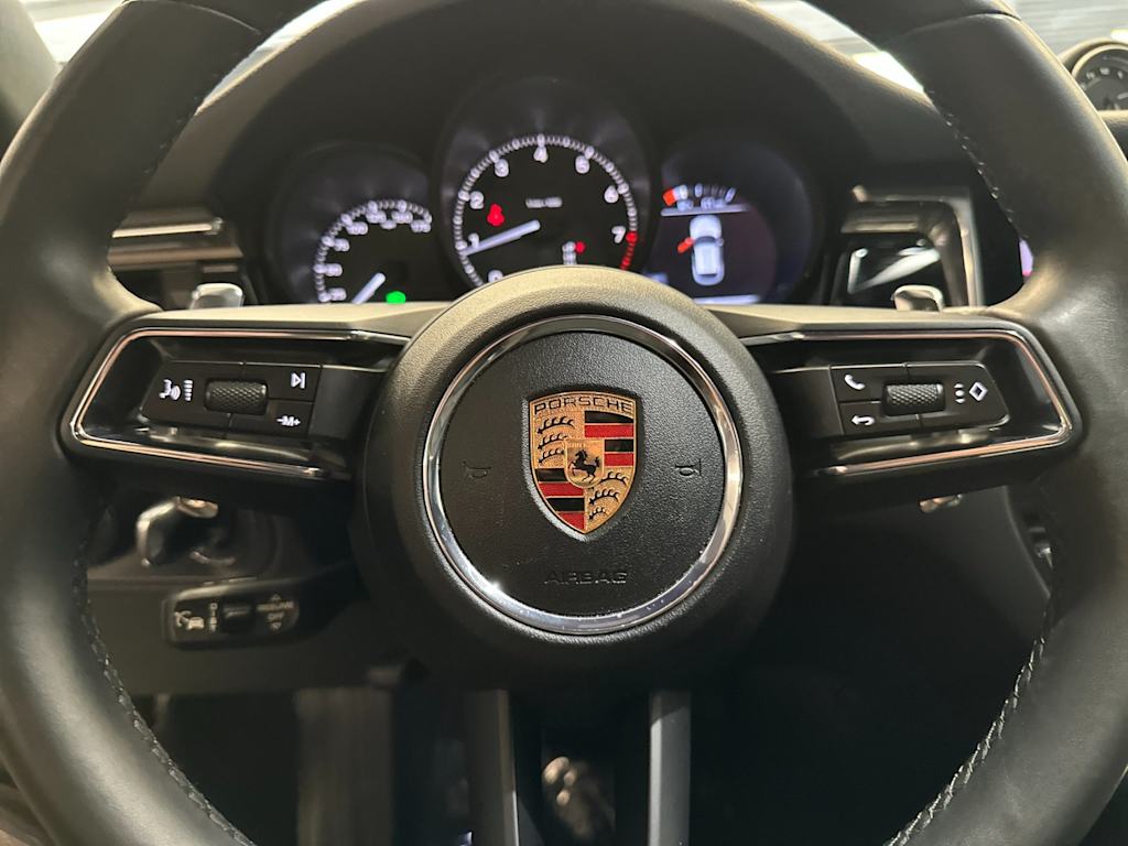 Thumbnail: 2025 Porsche Macan - 29
