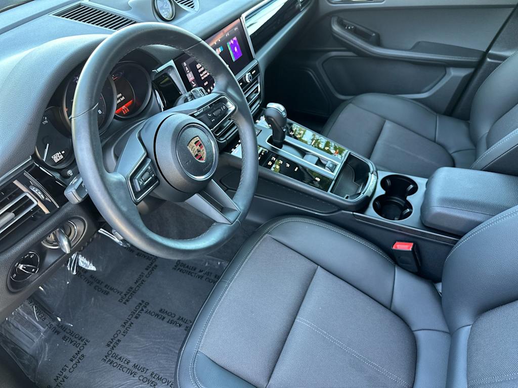 Thumbnail: 2025 Porsche Macan - 10