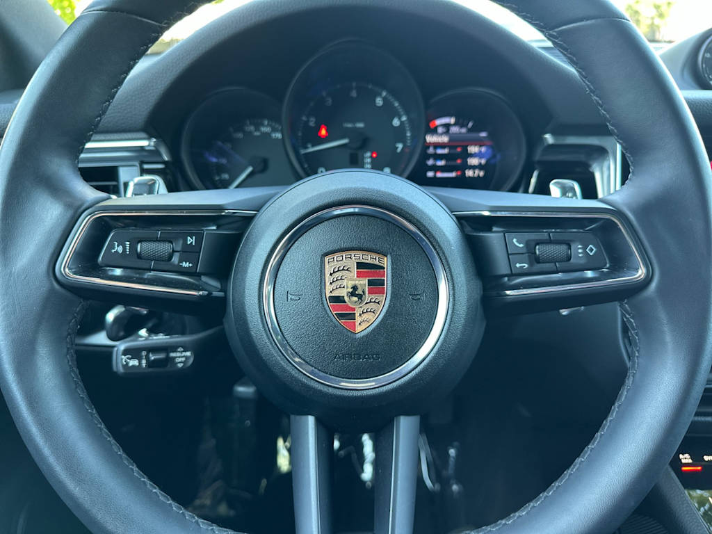 Thumbnail: 2025 Porsche Macan - 29