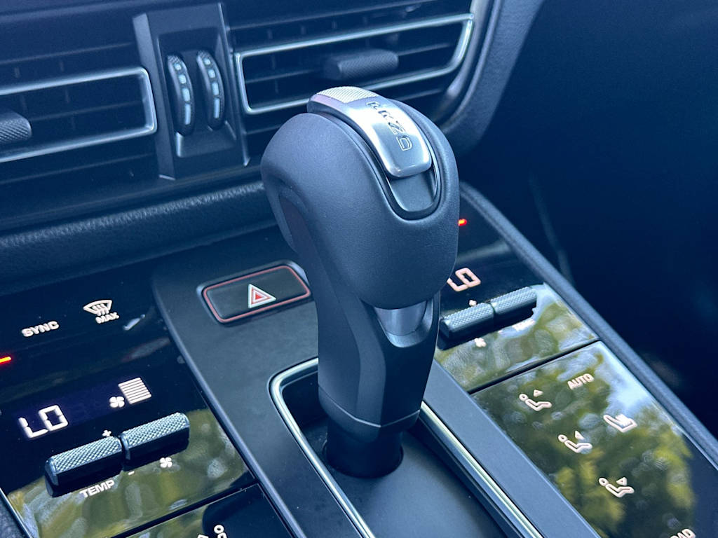 Thumbnail: 2025 Porsche Macan - 28