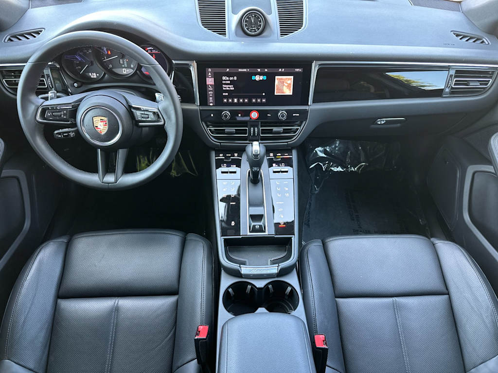 Thumbnail: 2025 Porsche Macan - 2