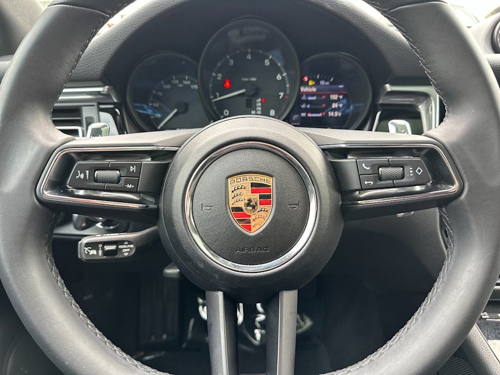 Thumbnail: 2025 Porsche Macan - 29