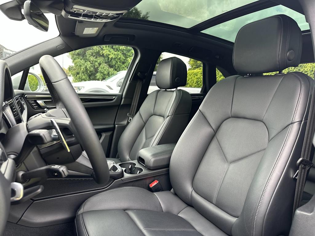 Thumbnail: 2025 Porsche Macan - 11