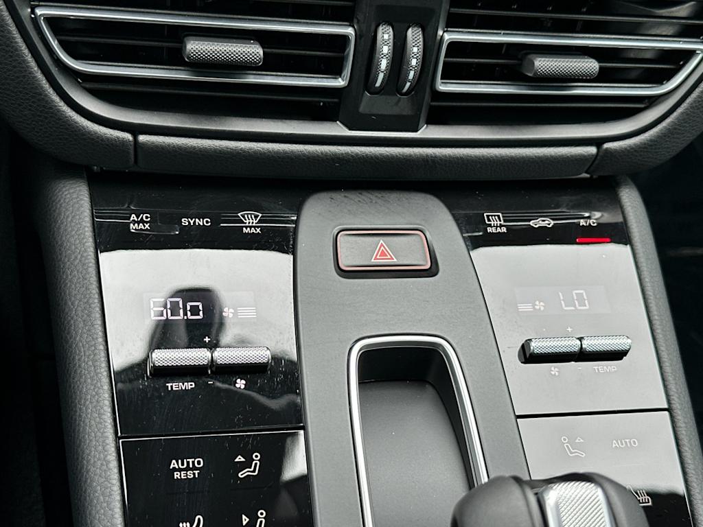 Thumbnail: 2025 Porsche Macan - 13