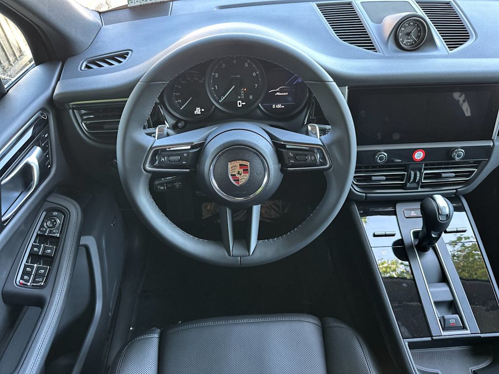 Thumbnail: 2025 Porsche Macan - 11