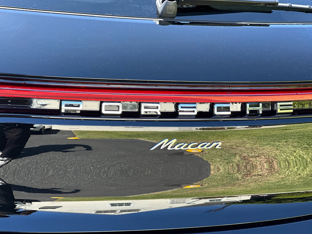 Thumbnail: 2025 Porsche Macan - 32