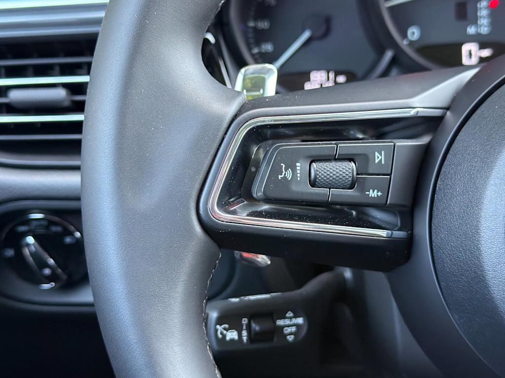 Thumbnail: 2026 Porsche Macan - 30