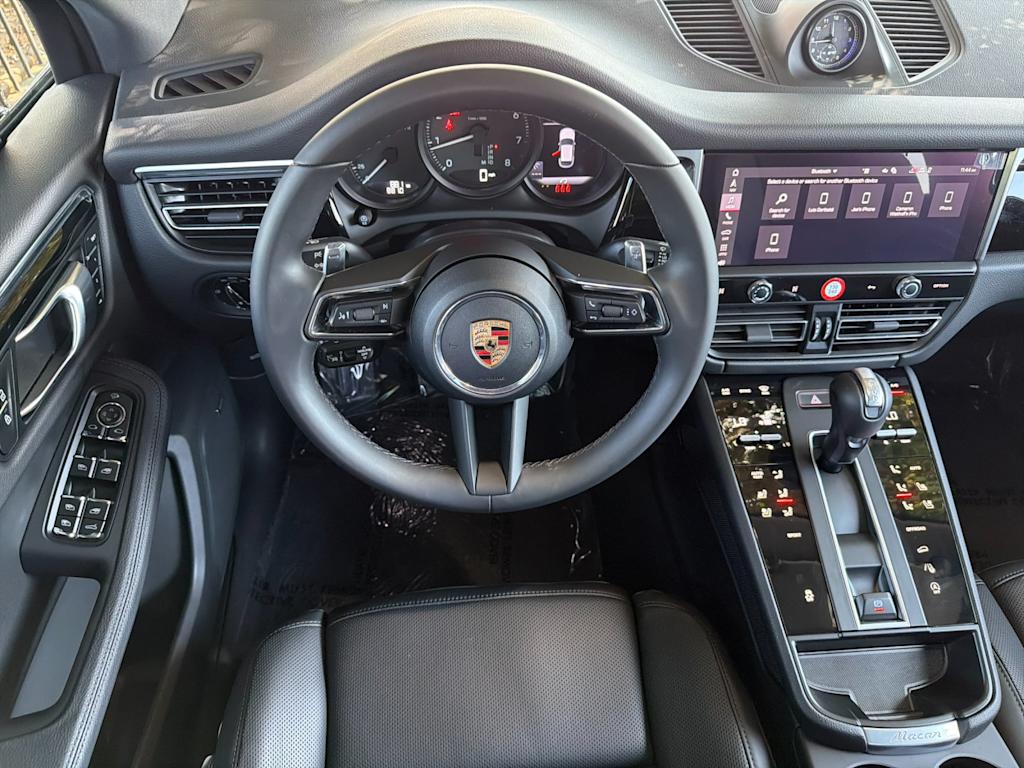 Thumbnail: 2026 Porsche Macan - 9