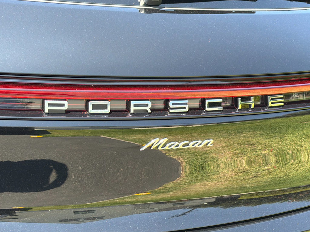 Thumbnail: 2026 Porsche Macan - 33