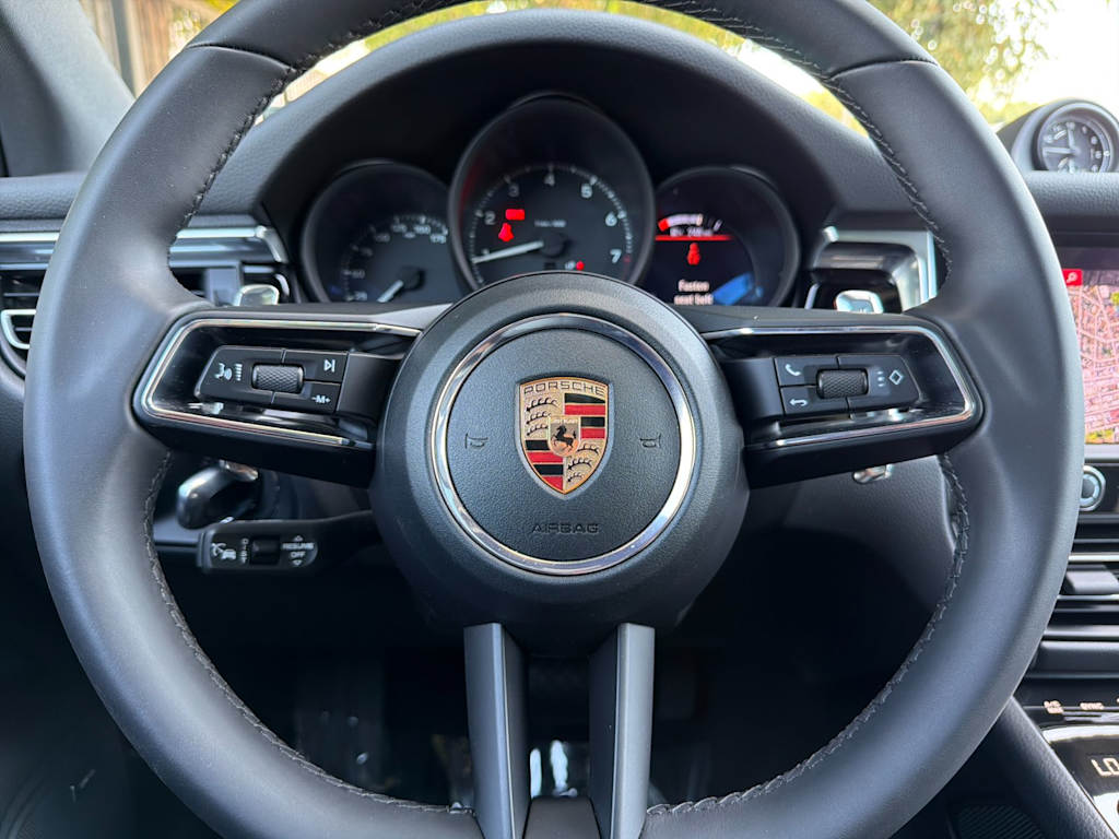 Thumbnail: 2026 Porsche Macan - 14