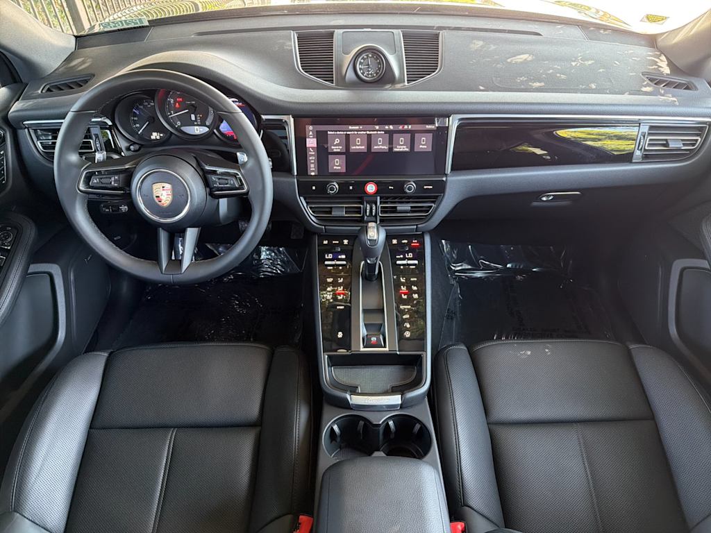 Thumbnail: 2026 Porsche Macan - 2