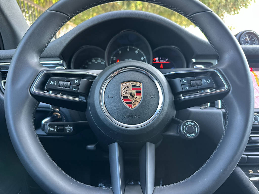 Thumbnail: 2026 Porsche Macan - 29