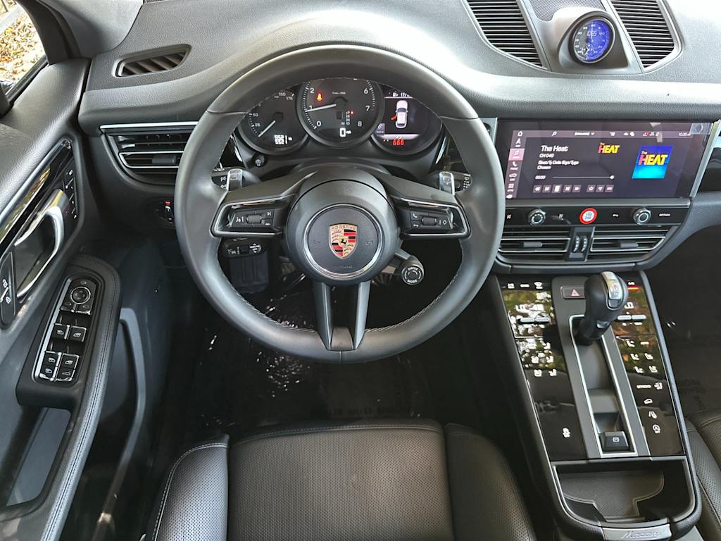Thumbnail: 2026 Porsche Macan - 12