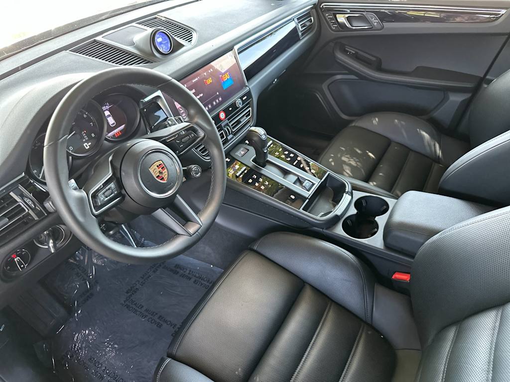 Thumbnail: 2026 Porsche Macan - 2