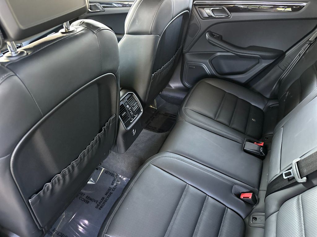 Thumbnail: 2026 Porsche Macan - 11