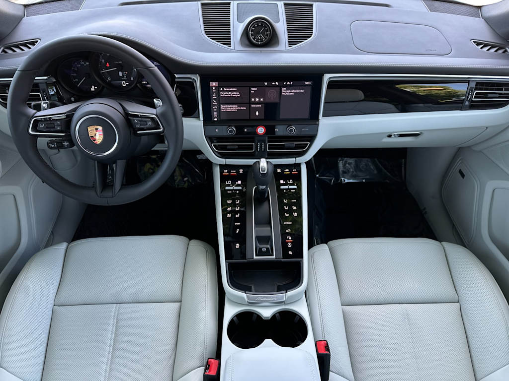 Thumbnail: 2026 Porsche Macan - 2