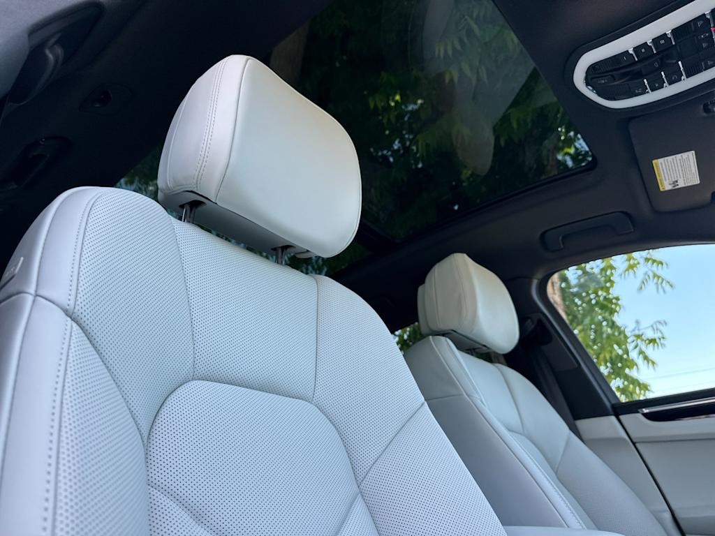 Thumbnail: 2026 Porsche Macan - 24