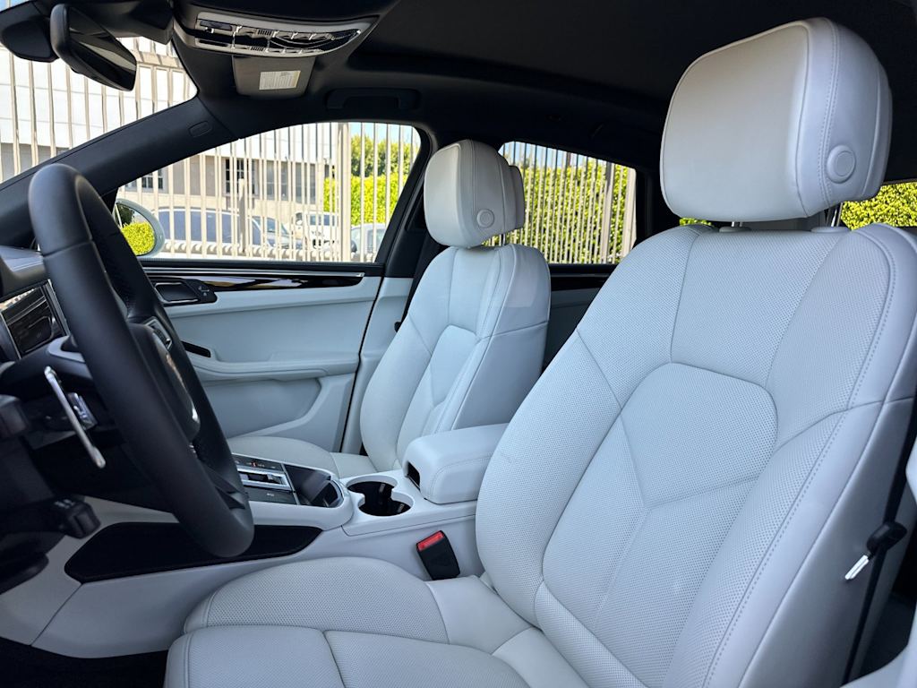 Thumbnail: 2026 Porsche Macan - 11