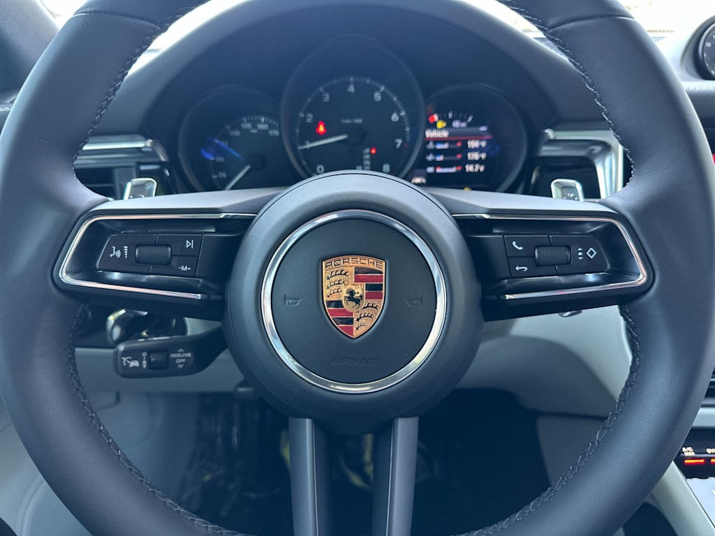 Thumbnail: 2026 Porsche Macan - 29