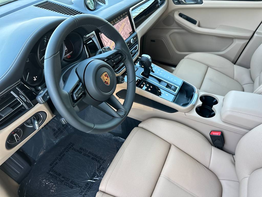 Thumbnail: 2026 Porsche Macan - 2
