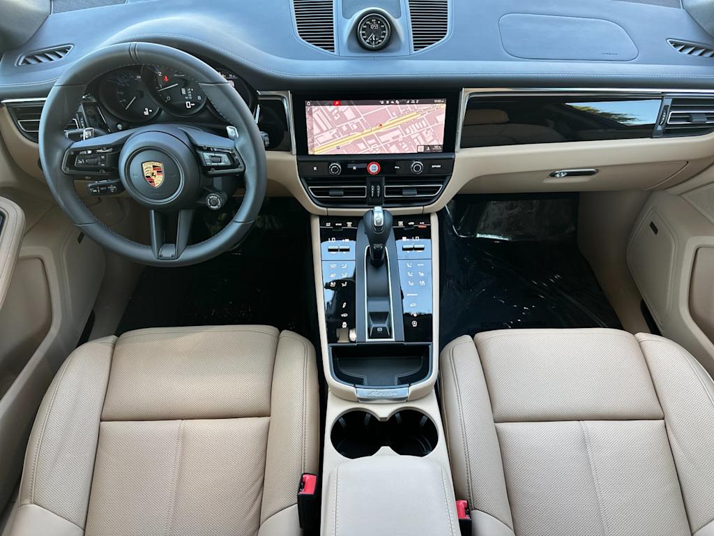 Thumbnail: 2026 Porsche Macan - 9
