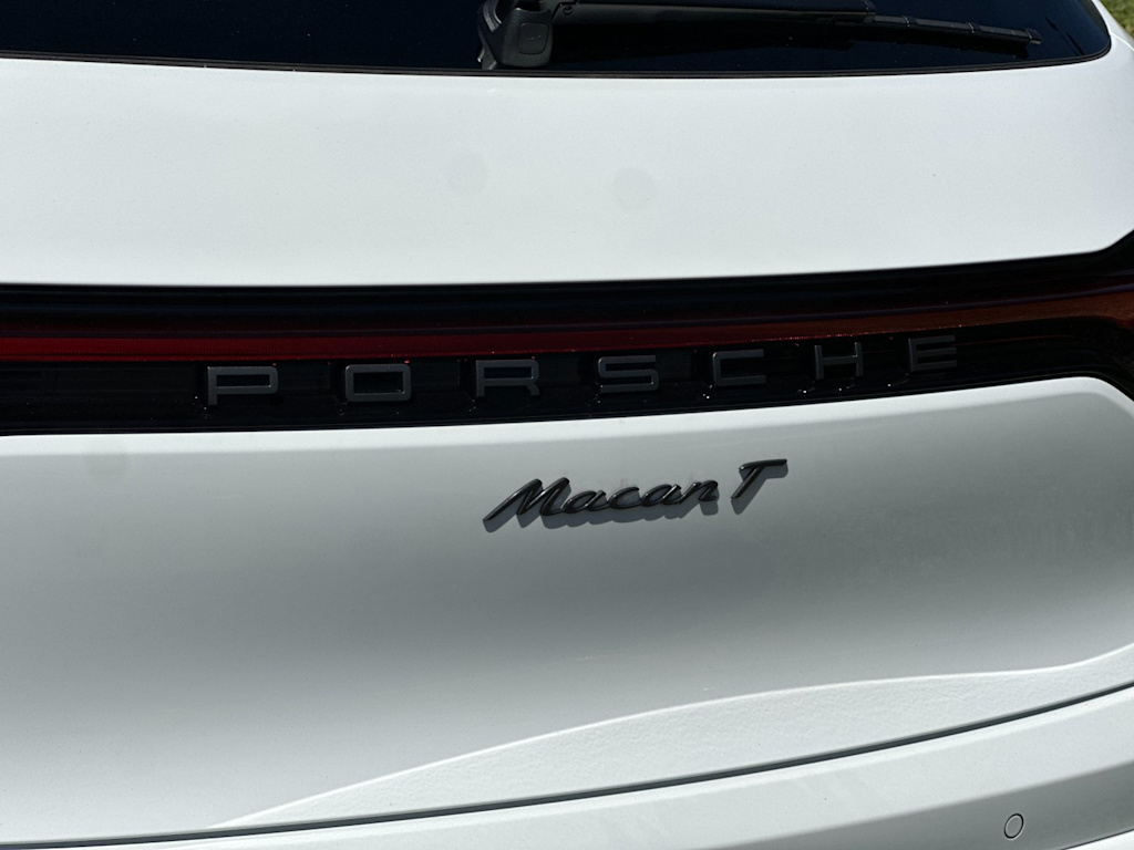 Thumbnail: 2026 Porsche Macan - 33