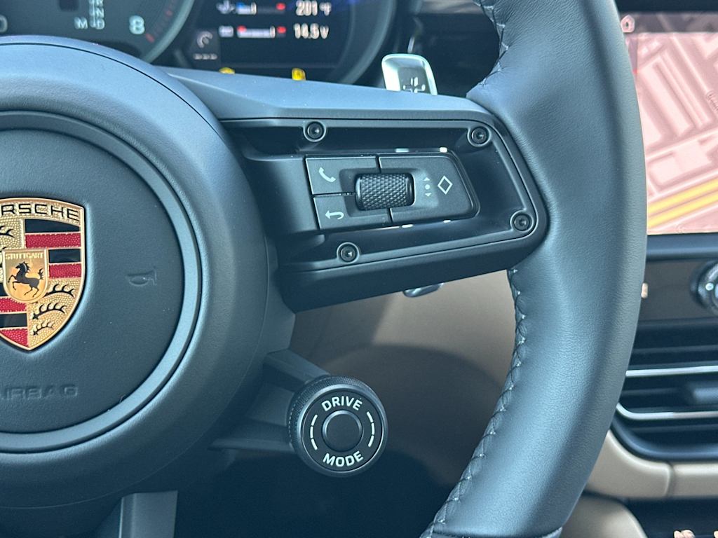 Thumbnail: 2026 Porsche Macan - 31
