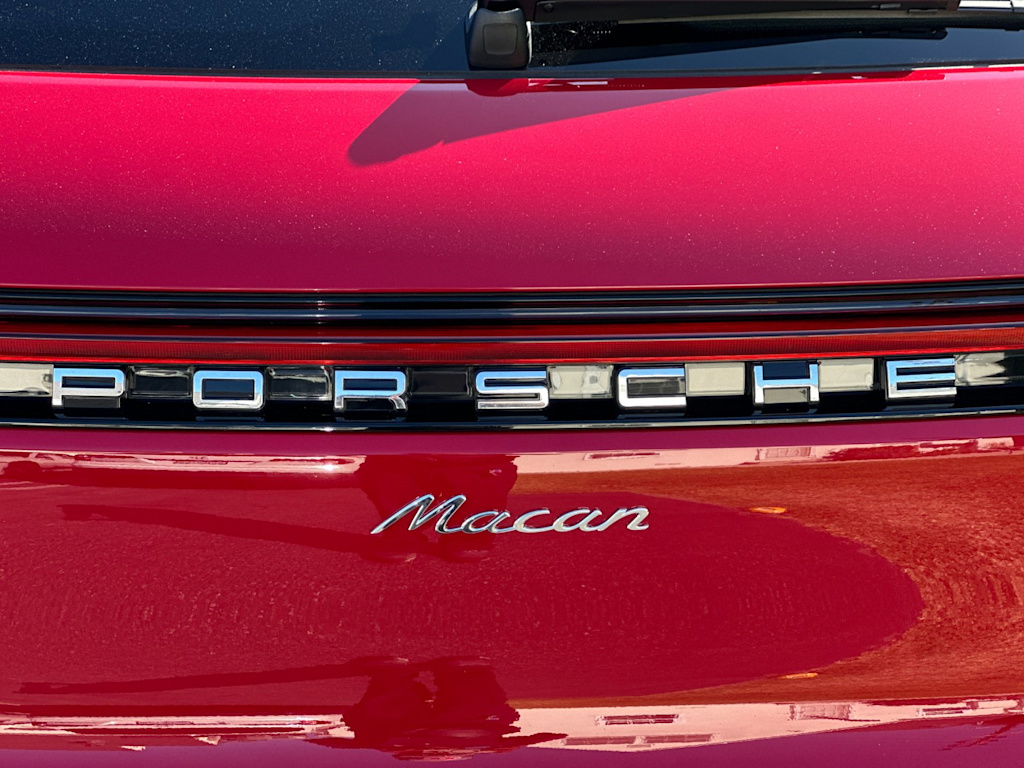 Thumbnail: 2026 Porsche Macan - 7