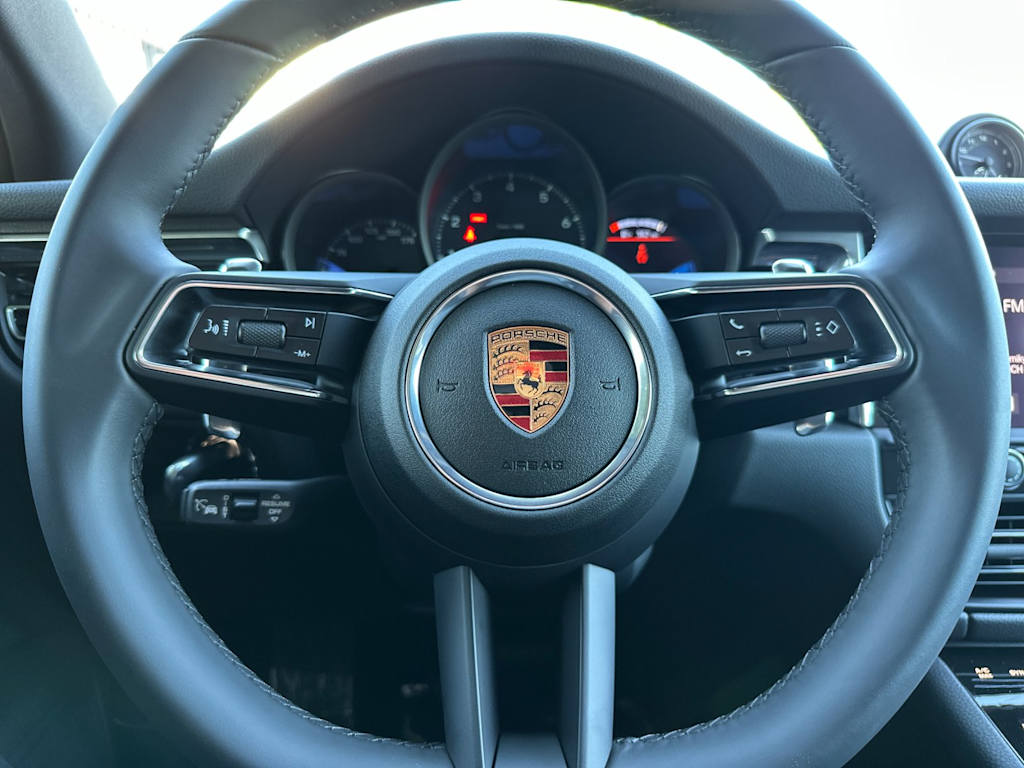 Thumbnail: 2026 Porsche Macan - 14