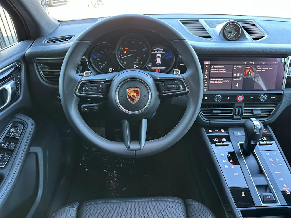 Thumbnail: 2026 Porsche Macan - 9